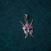 Pandantiv argint coif Armour