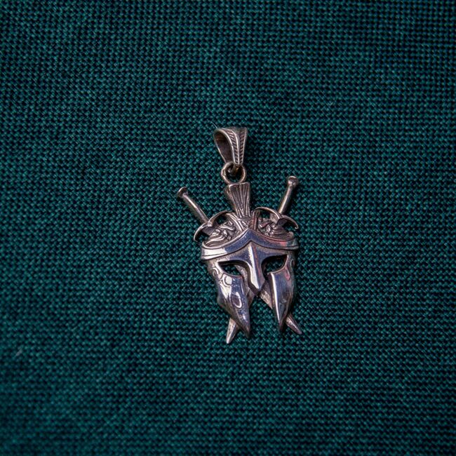 Pandantiv argint coif Armour